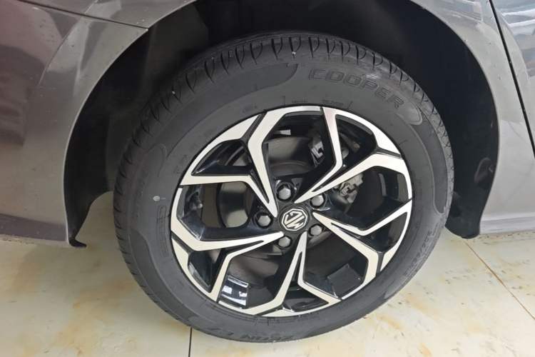 Used MG 5 2021 180 DVVT CVT Youth Luxury Edition Right Rear Wheel Hub