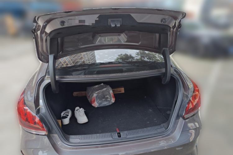 Used MG 5 2021 180 DVVT CVT Youth Luxury Edition Trunk