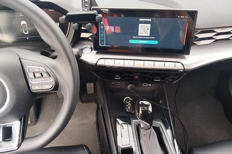 Used MG 5 2021 180 DVVT CVT Youth Luxury Edition Audio And AC Panel