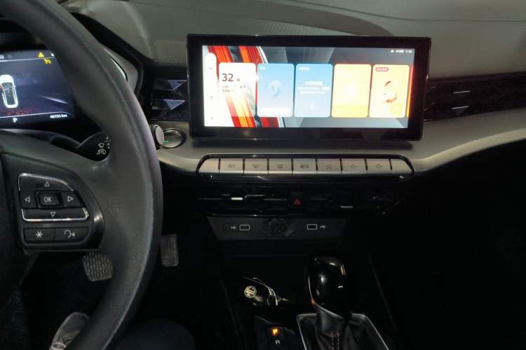 Used MG 5 2021 180 DVVT CVT Youth Luxury Edition Audio And AC Panel