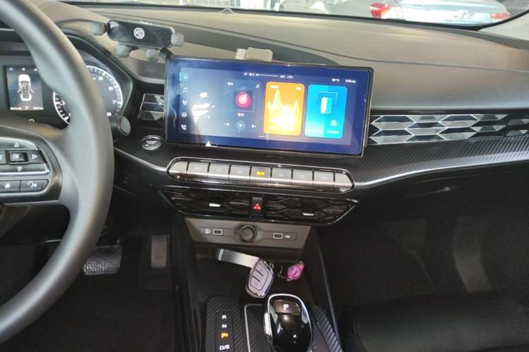 Used MG 5 2021 300TGI DCT Elegant & Trendy Edition Audio And AC Panel