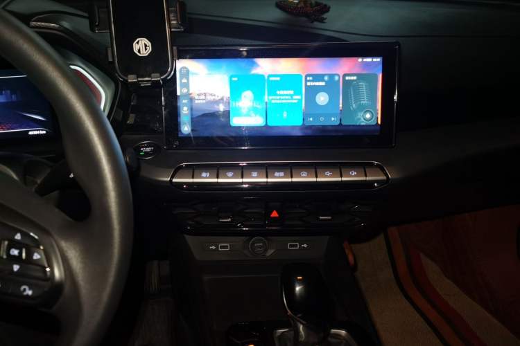 Used MG 5 2021 180 DVVT CVT Youth Luxury Edition Audio And AC Panel