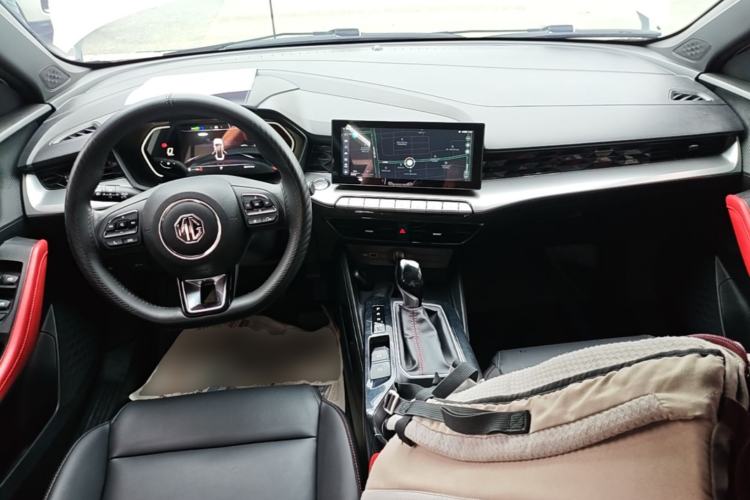Used MG 5 2021 Revised Version 180 DVVT CVT Youth Luxury Edition Center Console