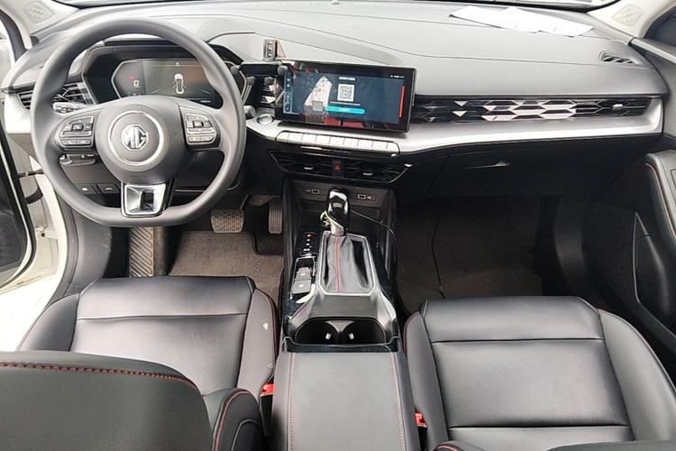 Used MG 5 2021 180 DVVT CVT Youth Luxury Edition Center Console