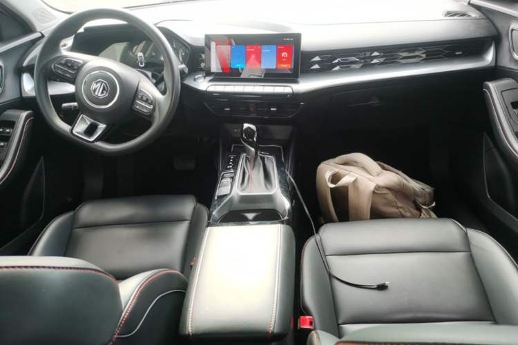 Used MG 5 2021 Revised Version 180 DVVT CVT Youth Luxury Edition Center Console