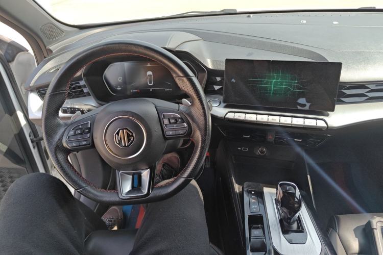 Used MG 5 2021 Revised 300TGI DCT Qingshè Luxurious Enjoyment Edition Center Console