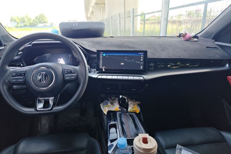 Used MG 5 2021 Revised Version 180 DVVT CVT Youth Luxury Edition Center Console