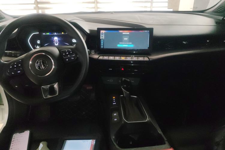 Used MG 5 2021 180 DVVT CVT Youth Luxury Edition Center Console