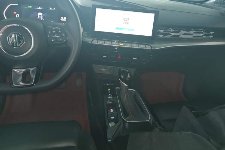 Used MG 5 2021 180 DVVT CVT Youth Luxury Edition Center Console