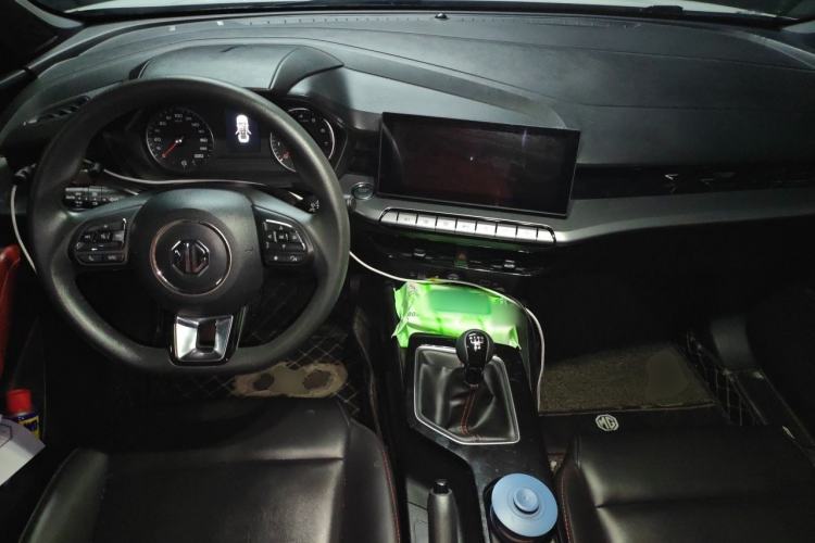 Used MG 5 2021 180 DVVT Manual Youth Luxury Edition Center Console