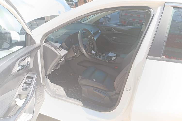 Used MG 5 2021 Revised Version 180 DVVT CVT Youth Luxury Edition Driver Seat