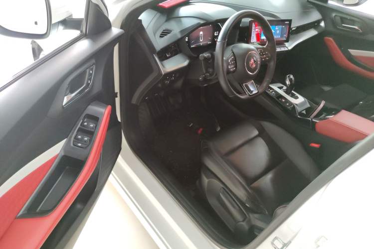 Used MG 5 2021 Revised 300TGI DCT Qingshè Luxurious Enjoyment Edition Driver Seat