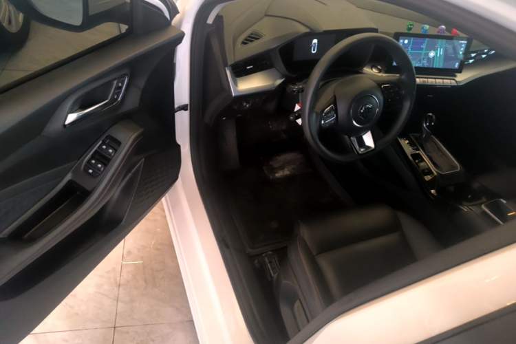 Used MG 5 2021 180 DVVT CVT Youth Luxury Edition Driver Seat