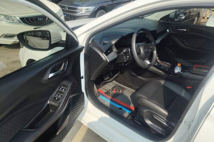 Used MG 5 2021 Revised Version 180 DVVT CVT Youth Luxury Edition Driver Seat