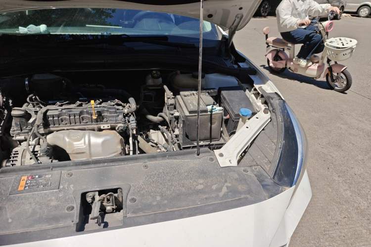 Used MG 5 2021 Revised Version 180 DVVT CVT Youth Luxury Edition Engine Bay Left