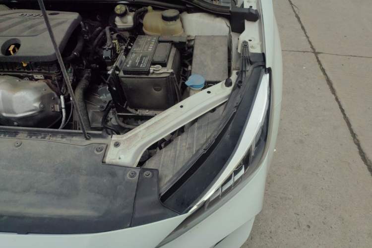 Used MG 5 2021 Revised Version 180 DVVT CVT Youth Luxury Edition Engine Bay Left