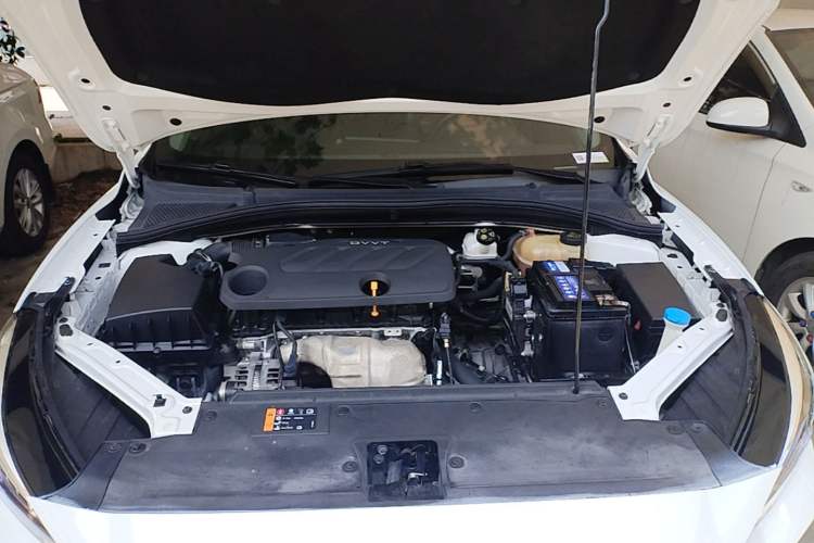 Used MG 5 2021 Revised Version 180 DVVT CVT Youth Luxury Edition Engine Bay