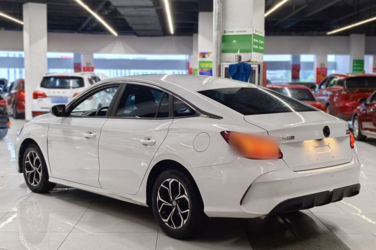 Used MG 5 2021 180 DVVT CVT Youth Luxury Edition Exterior 4