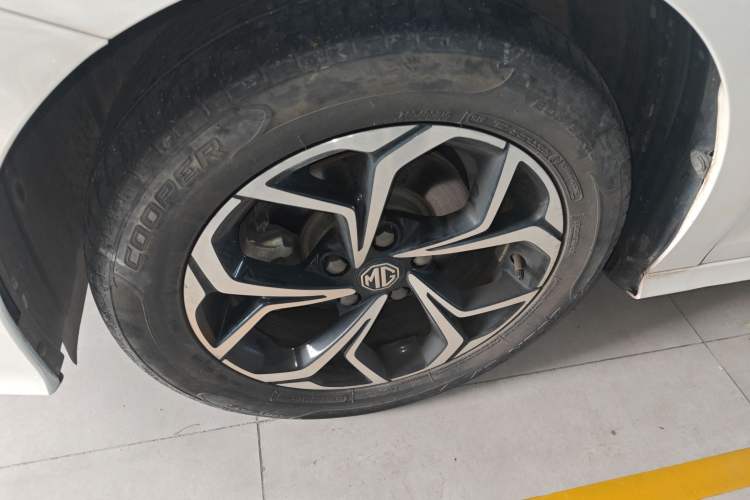 Used MG 5 2021 180 DVVT CVT Youth Luxury Edition Exterior 4