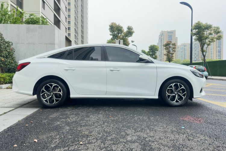 Used MG 5 2021 180 DVVT CVT Youth Luxury Edition Exterior 5