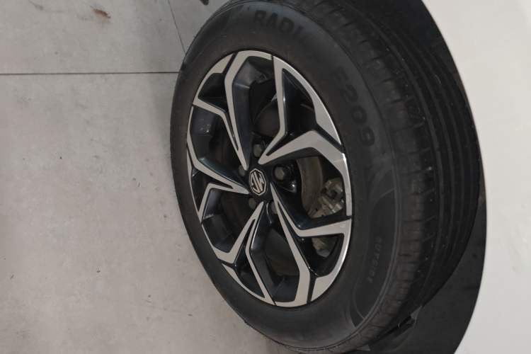 Used MG 5 2021 180 DVVT CVT Youth Luxury Edition Exterior 5
