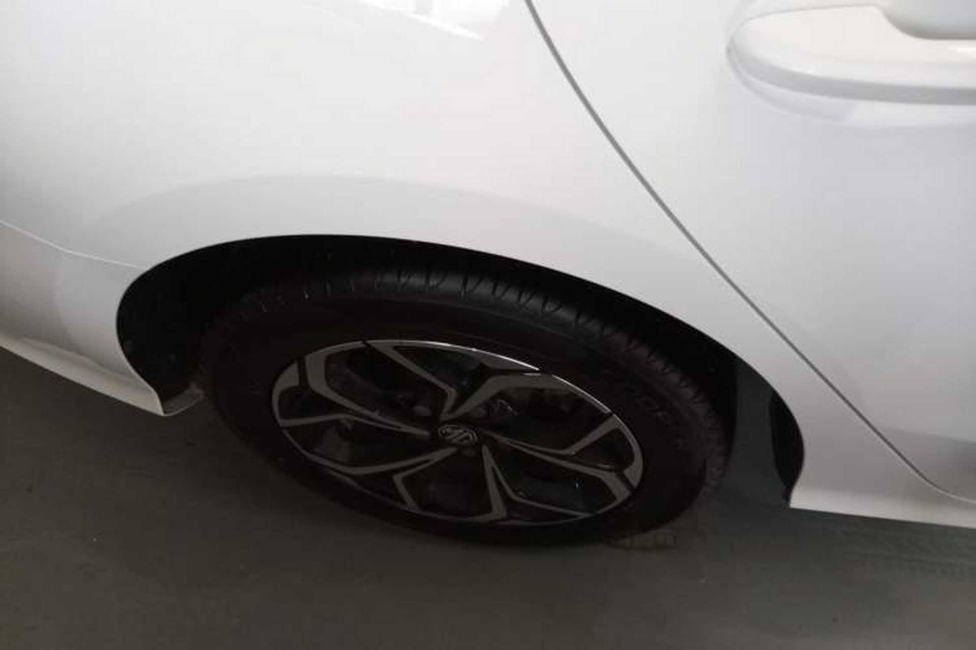 Used MG 5 2021 180 DVVT CVT Youth Luxury Edition Exterior 5