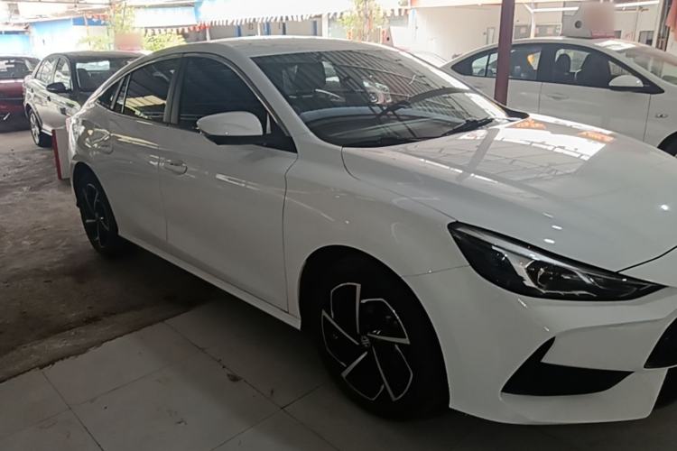 Used MG 5 2021 Revised 300TGI DCT Qingshè Luxurious Enjoyment Edition Front Right 45 Deg