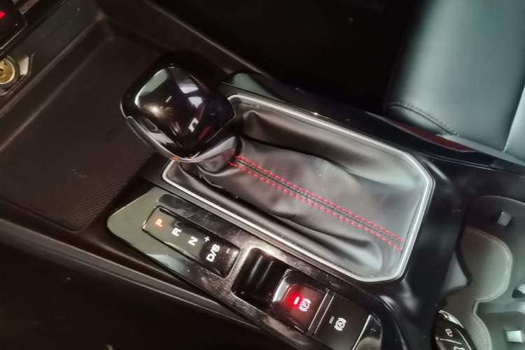 Used MG 5 2021 Revised Version 180 DVVT CVT Youth Luxury Edition Gear Lever