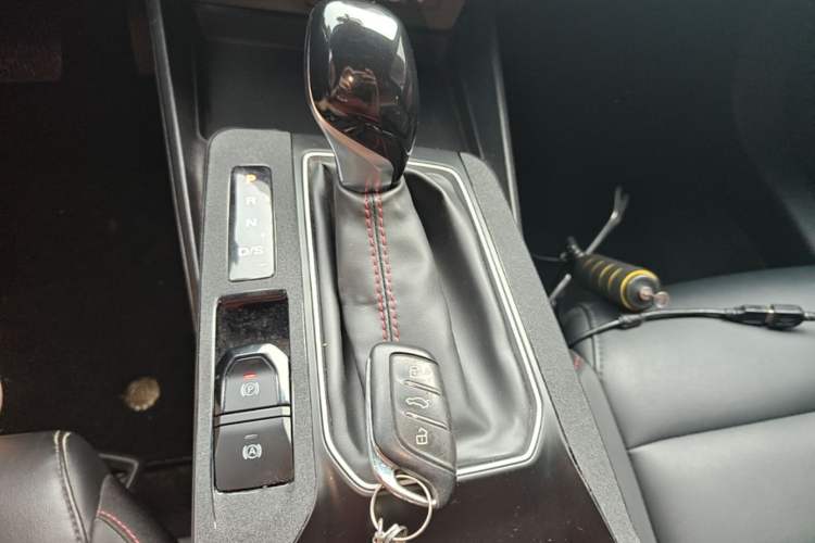 Used MG 5 2021 180 DVVT CVT Youth Luxury Edition Gear Lever