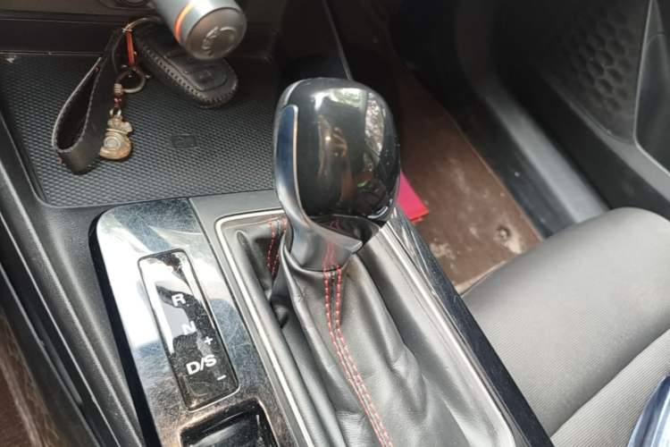 Used MG 5 2021 180 DVVT CVT Youthful Style Edition Gear Lever