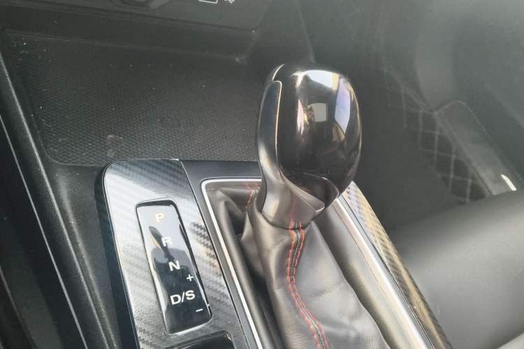 Used MG 5 2021 180 DVVT CVT Youthful Style Edition Gear Lever