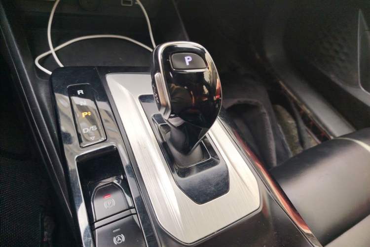 Used MG 5 2021 300TGI DCT Elegant Luxury Edition Gear Lever
