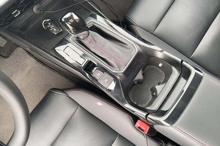 Used MG 5 2021 180 DVVT CVT Youth Luxury Edition Gear Lever