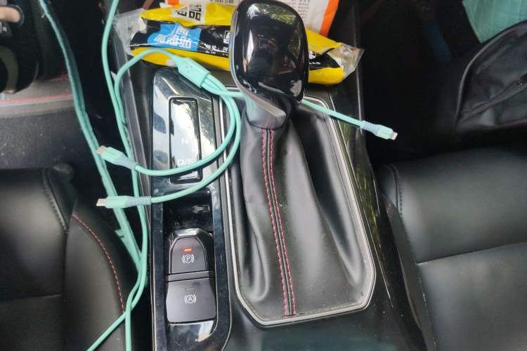 Used MG 5 2021 180 DVVT CVT Youth Luxury Edition Gear Lever