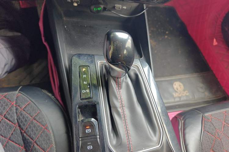 Used MG 5 2021 180 DVVT CVT Youth Luxury Edition Gear Lever