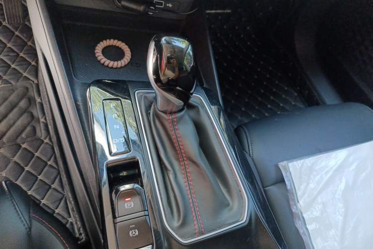 Used MG 5 2021 Revised Version 180 DVVT CVT Youth Luxury Edition Gear Lever