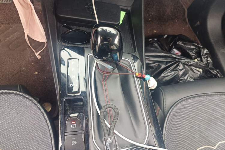 Used MG 5 2021 180 DVVT CVT Youth Luxury Edition Gear Lever