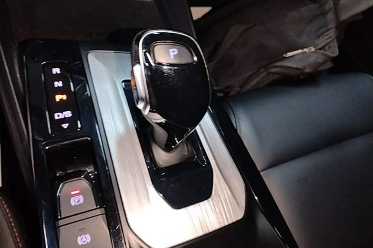 Used MG 5 2021 300TGI DCT Elegant Luxury Edition Gear Lever