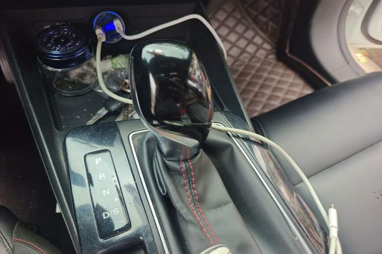 Used MG 5 2021 180 DVVT CVT Youth Luxury Edition Gear Lever