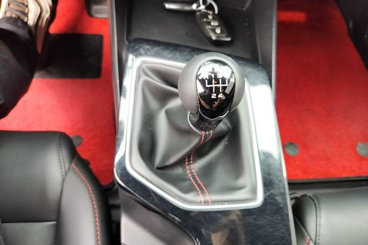 Used MG 5 2021 180 DVVT Manual Youth Luxury Edition Gear Lever