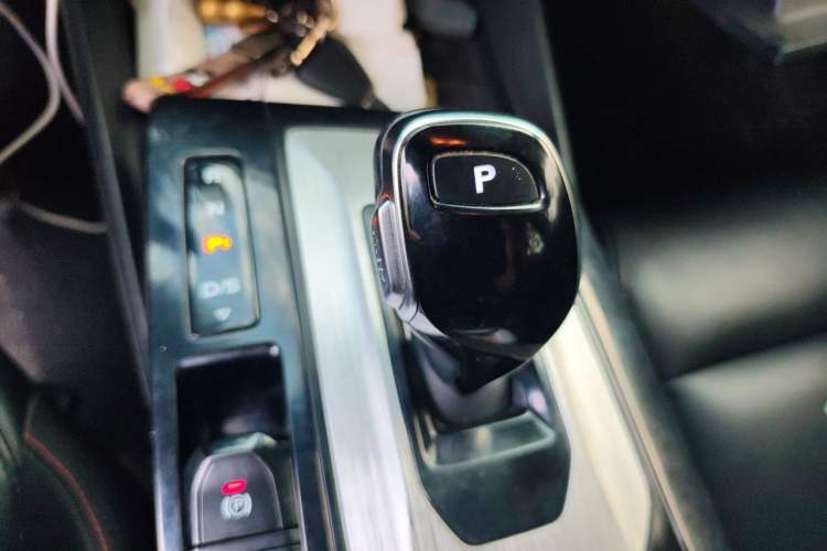 Used MG 5 2021 300TGI DCT Elegant Luxury Edition Gear Lever