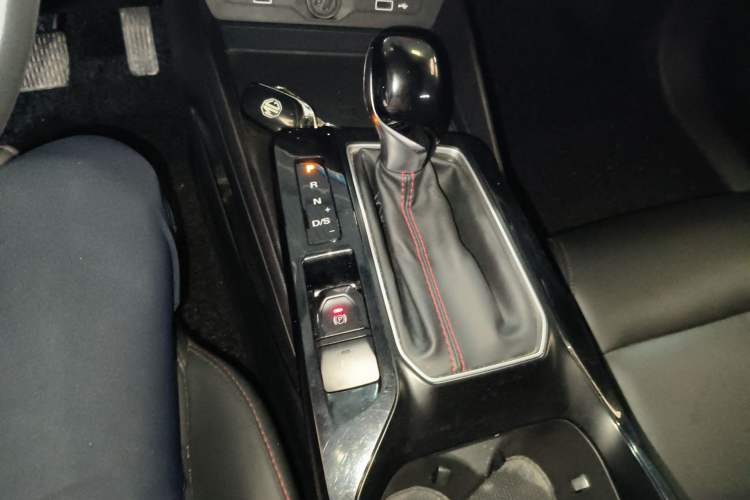 Used MG 5 2021 180 DVVT CVT Youth Luxury Edition Gear Lever
