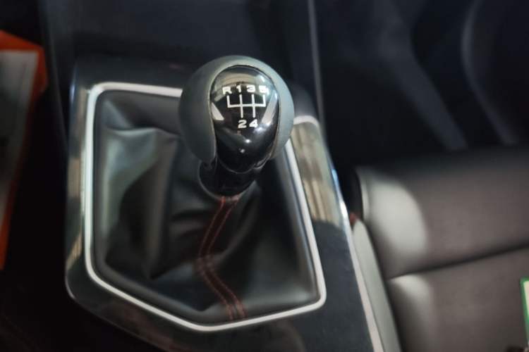 Used MG 5 2021 180 DVVT Manual Youth Luxury Edition Gear Lever