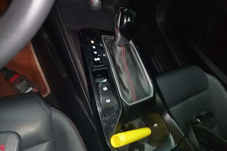 Used MG 5 2021 180 DVVT CVT Youthful Style Edition Gear Lever