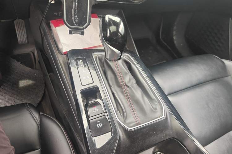 Used MG 5 2021 180 DVVT CVT Youth Luxury Edition Gear Lever
