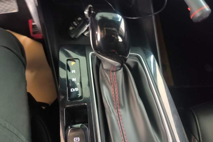 Used MG 5 2021 180 DVVT CVT Youth Luxury Edition Gear Lever