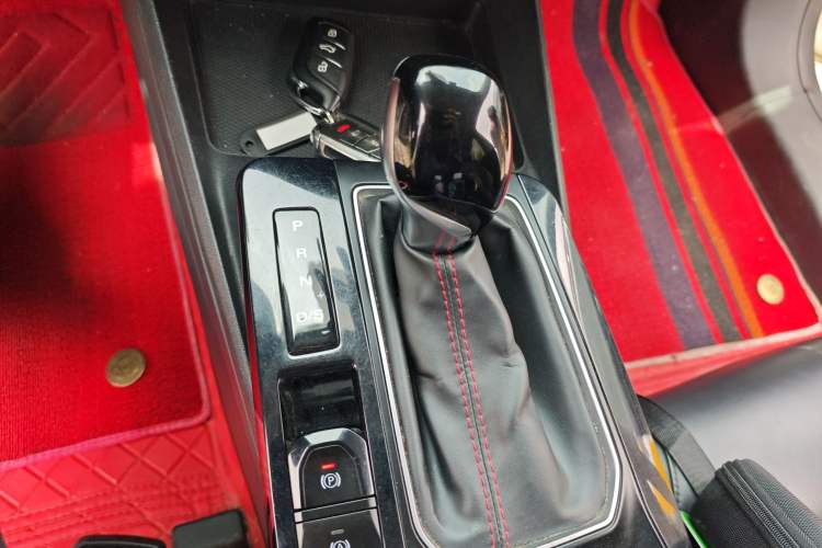 Used MG 5 2021 180 DVVT CVT Youth Luxury Edition Gear Lever