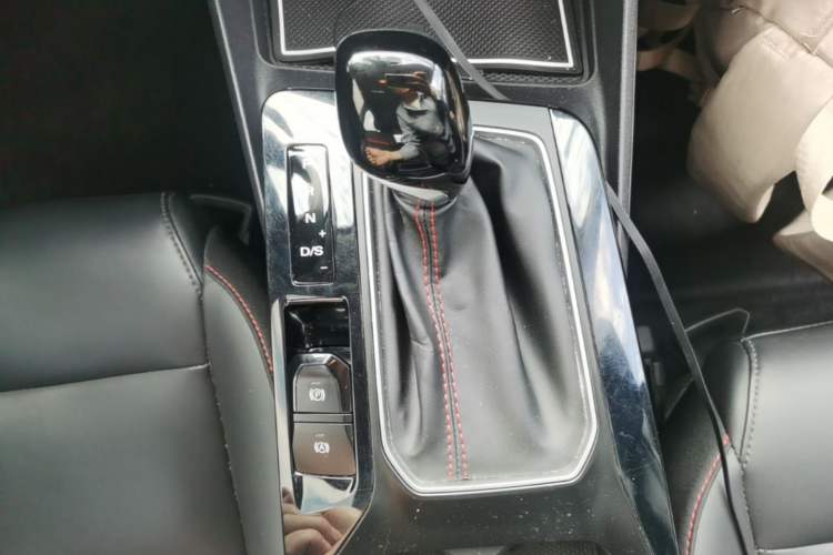 Used MG 5 2021 Revised Version 180 DVVT CVT Youth Luxury Edition Gear Lever