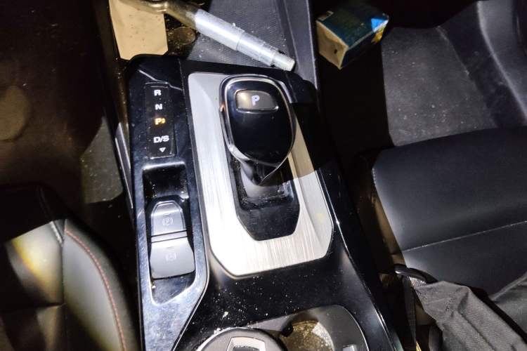 Used MG 5 2021 300TGI DCT Luxury Flagship Edition Gear Lever
