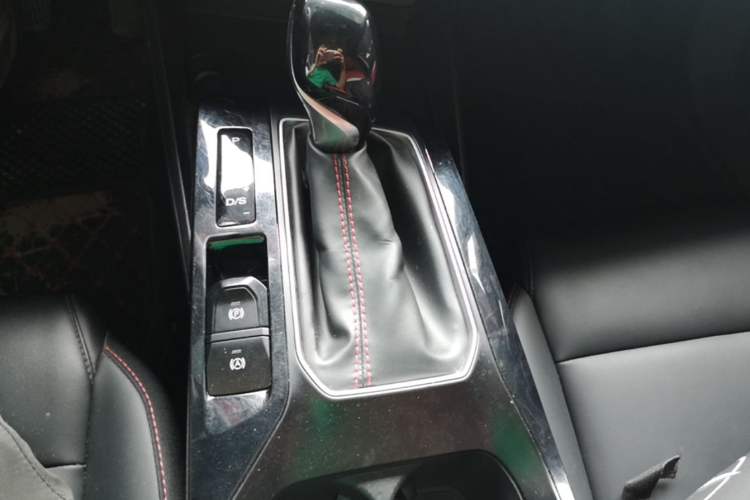 Used MG 5 2021 180 DVVT CVT Youth Luxury Edition Gear Lever